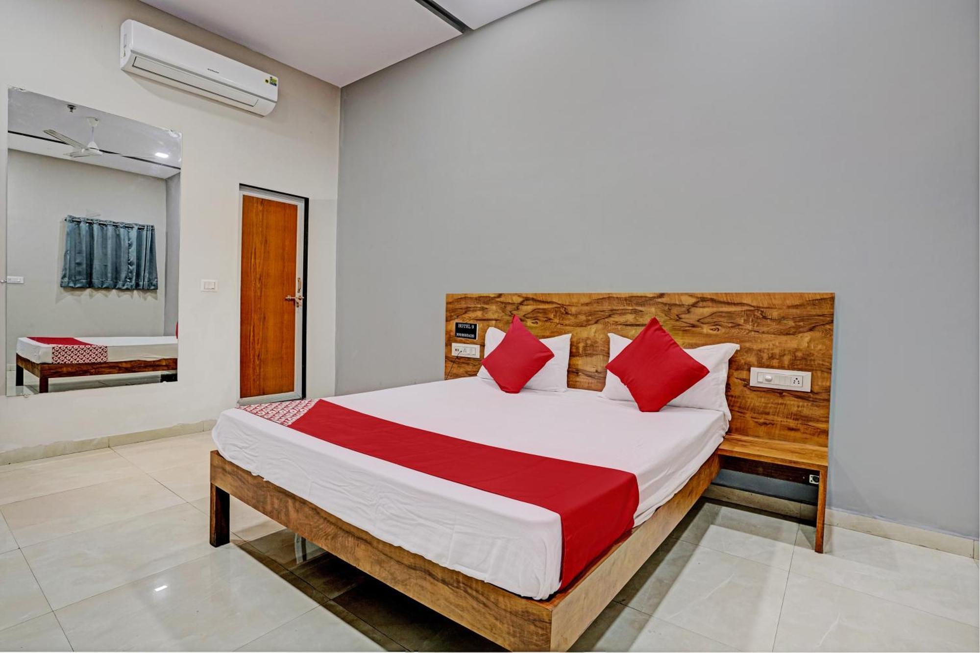 OYO 90395 Hotel 9 Surat Exterior foto